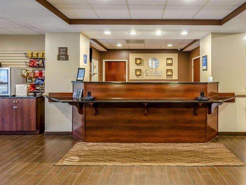Comfort Inn & Suites Christiansburg I-81 Exteriör bild