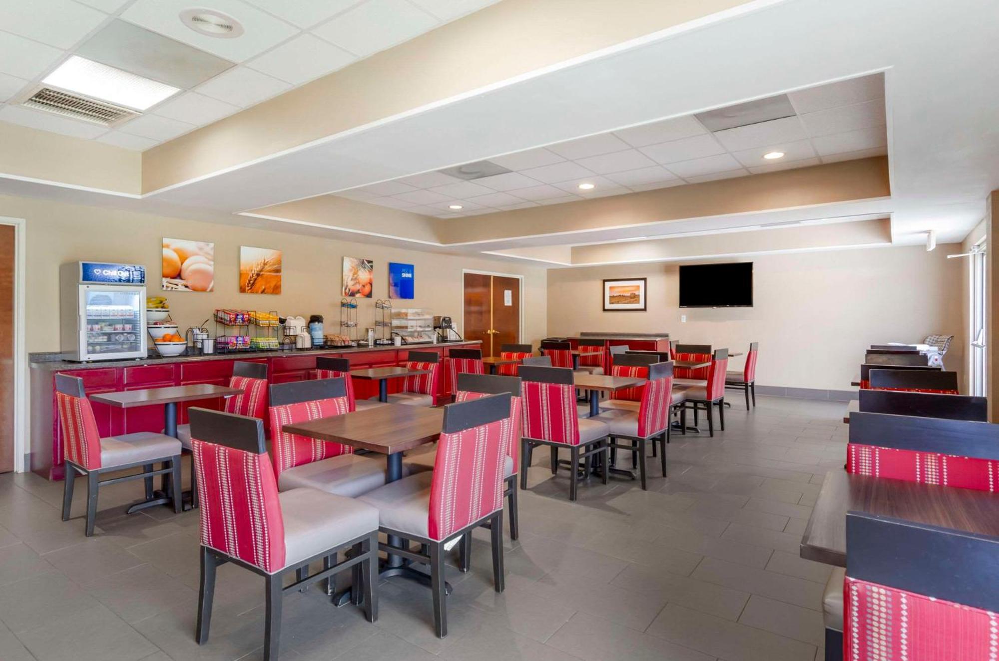 Comfort Inn & Suites Christiansburg I-81 Exteriör bild
