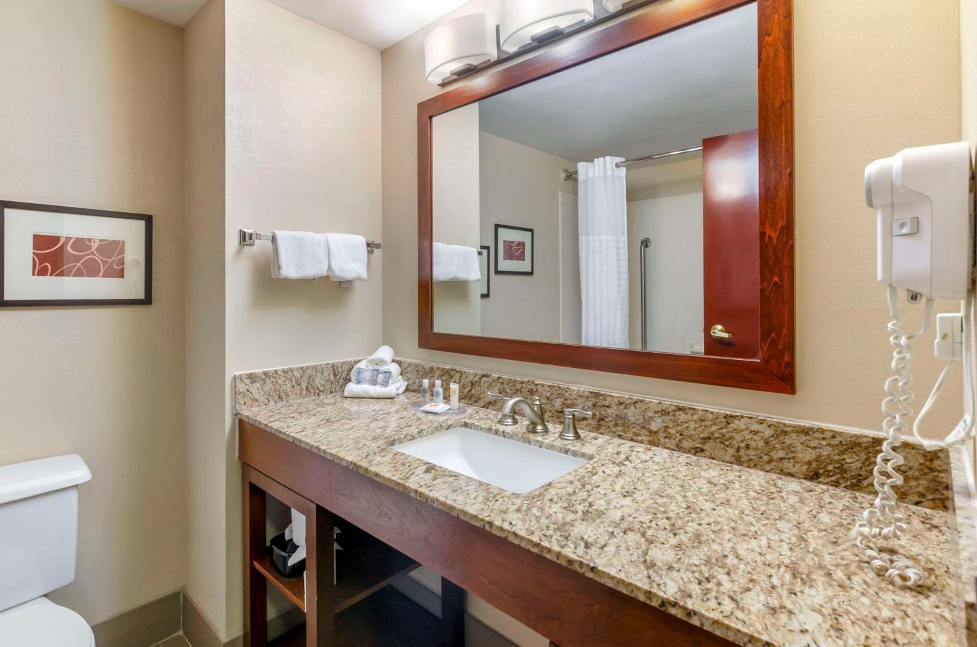 Comfort Inn & Suites Christiansburg I-81 Exteriör bild