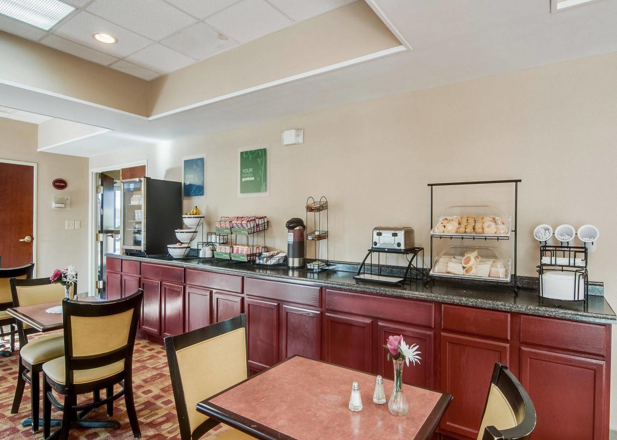 Comfort Inn & Suites Christiansburg I-81 Exteriör bild