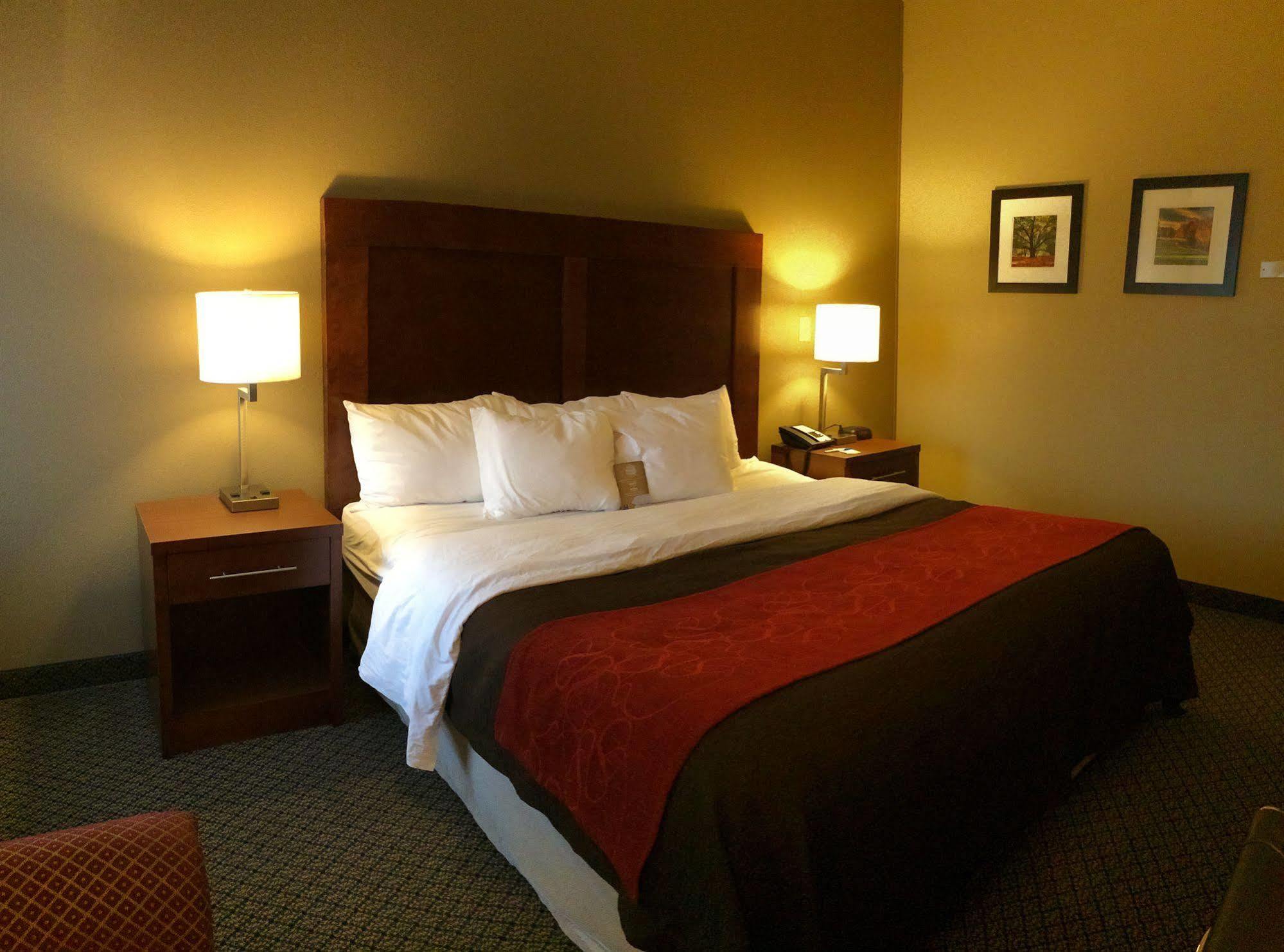 Comfort Inn & Suites Christiansburg I-81 Exteriör bild