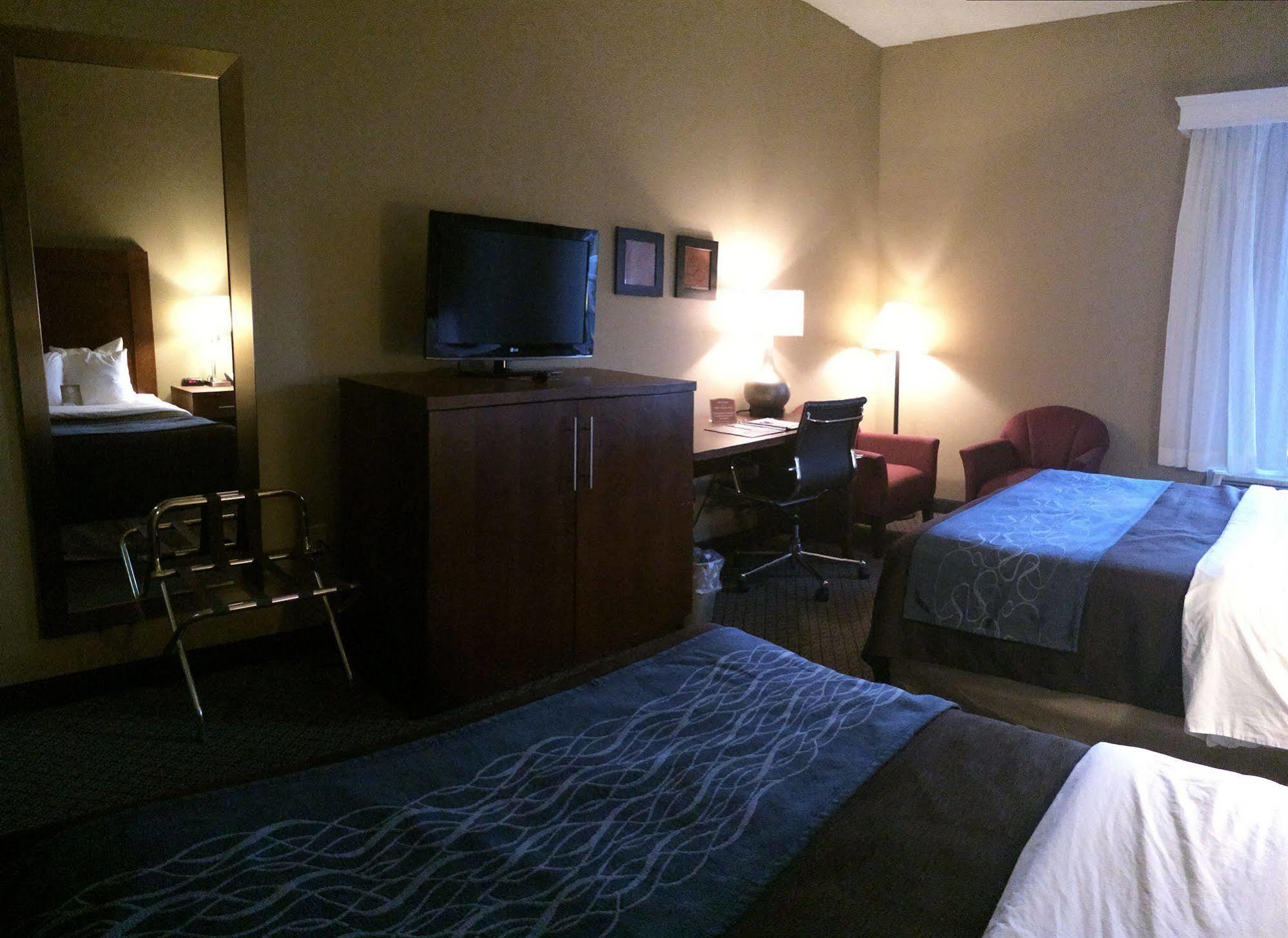 Comfort Inn & Suites Christiansburg I-81 Exteriör bild